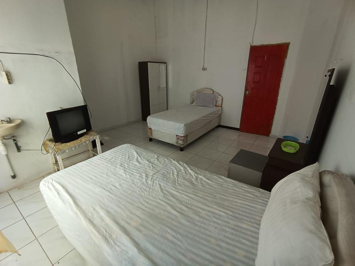 Spot On 92458 Azeela Kost Syariah Hotel Banjarmasin  Bagian luar foto